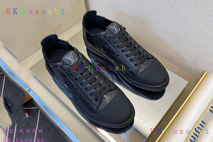 NEW 루이비통 스니커즈  신상 LV 758801
