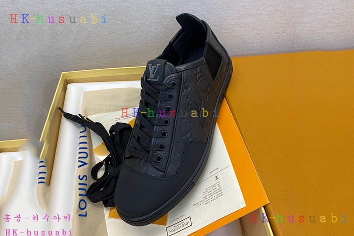 NEW 루이비통 스니커즈  신상 LV 758801