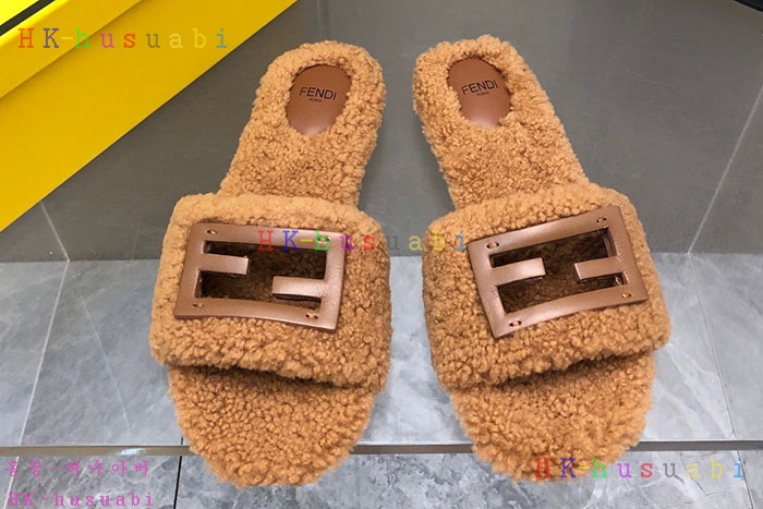 NEW 펜디 샌들 신상 FD 1807709