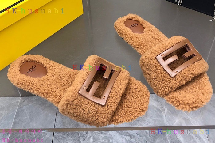 NEW 펜디 샌들 신상 FD 1807709