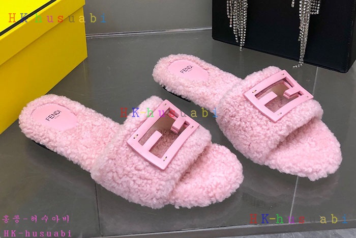 NEW 펜디 샌들 신상 FD 1807710
