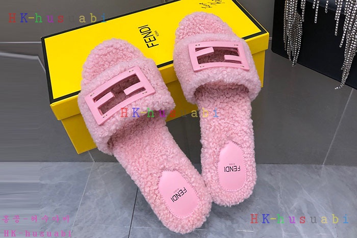 NEW 펜디 샌들 신상 FD 1807710