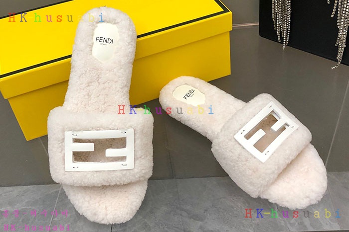 NEW 펜디 샌들 신상 FD 1807712
