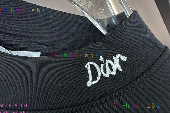 NEW 디올 긴팔티 신상 DR 496604