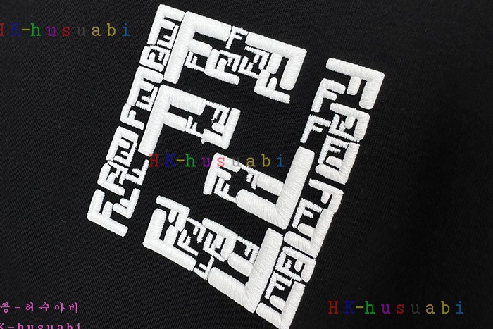 NEW 펜디 긴팔티 신상 FD 994402