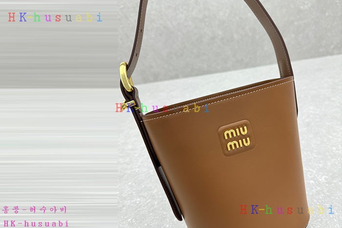 ★미러급★미우미우 가죽 버클 버킷백 5BE094