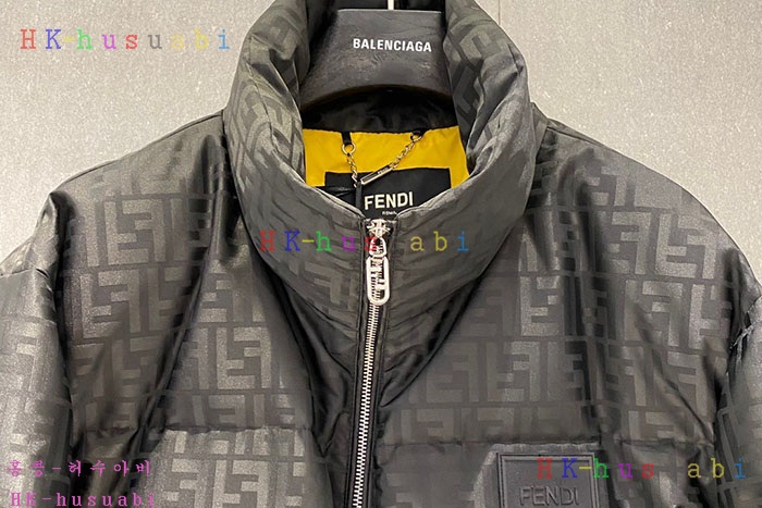 NEW 펜디 패딩 신상 FD 4488576