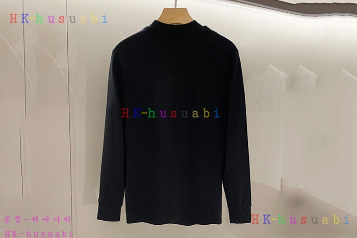 NEW 프라다 긴팔티 신상 P 4475039