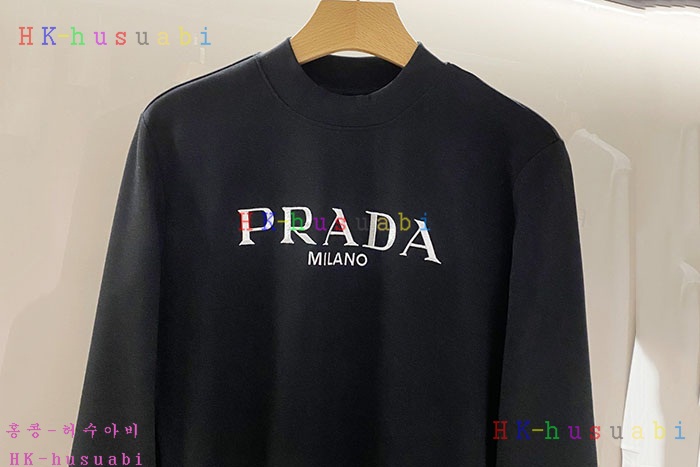 NEW 프라다 긴팔티 신상 P 4475039