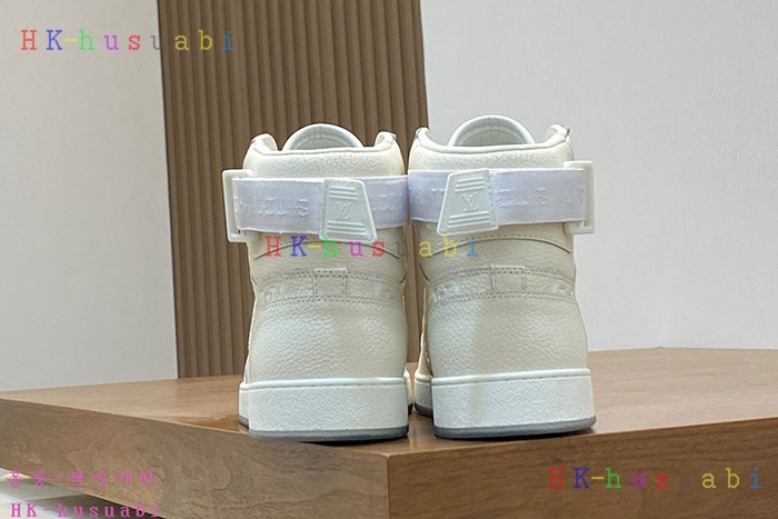 NEW 루이비통 스니커즈 신상 LV 4658021