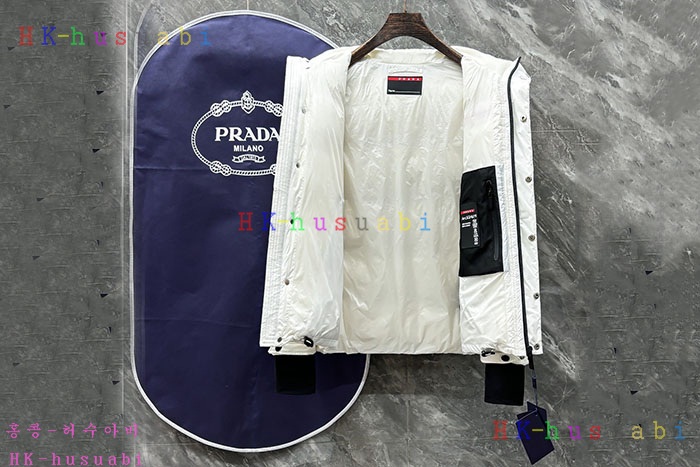 NEW 프라다 패딩 신상 P 6020412