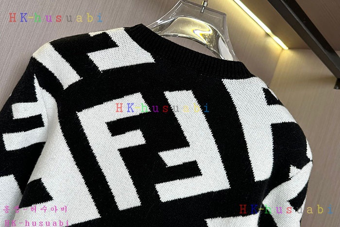 NEW 펜디 니트 신상 F 5040772