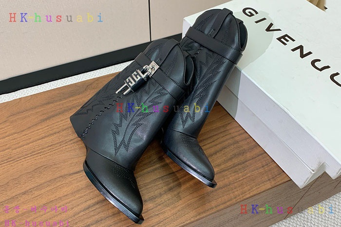 NEW 지방시 부츠 신상 GV 690085