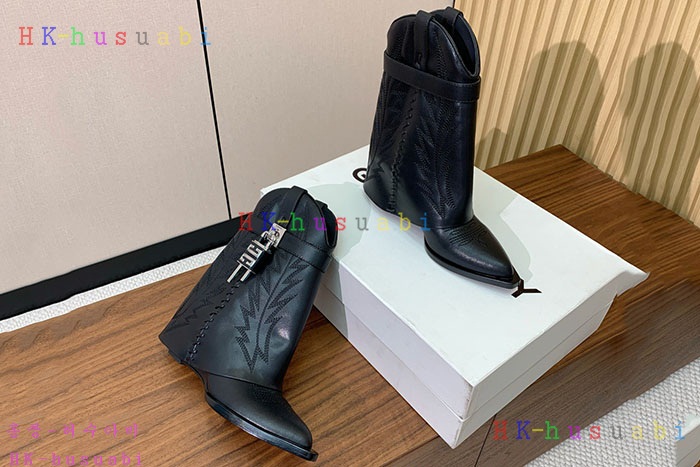 NEW 지방시 부츠 신상 GV 690085