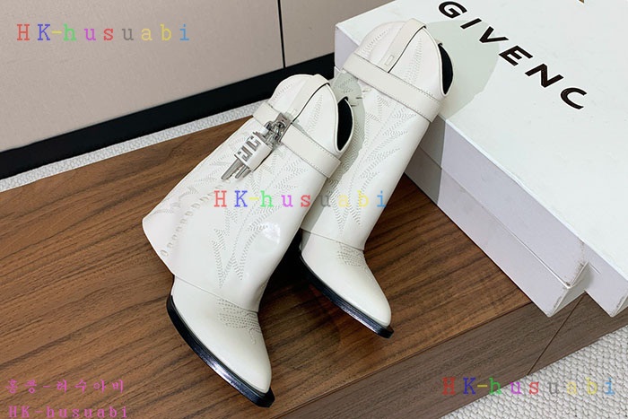 NEW 지방시 부츠 신상 GV 690086