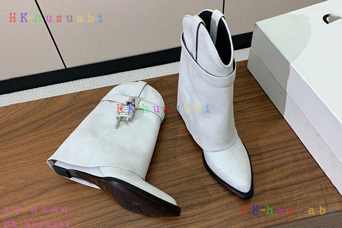 NEW 지방시 부츠 신상 GV 690090