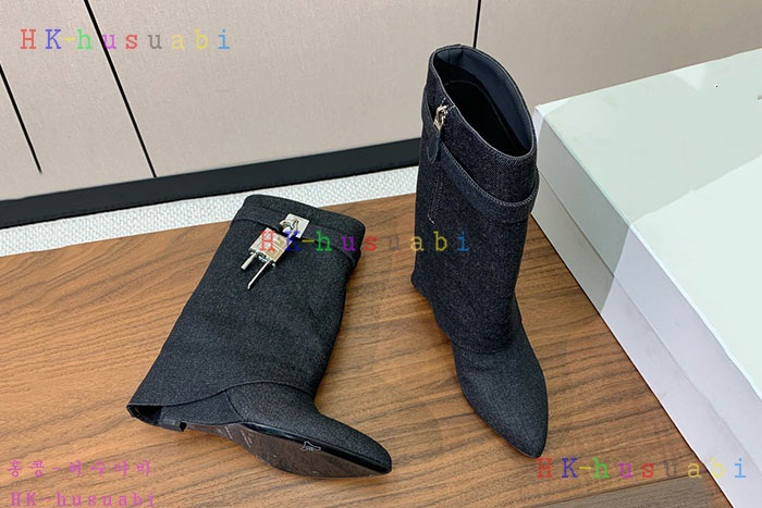 NEW 지방시 부츠 신상 GV 690092