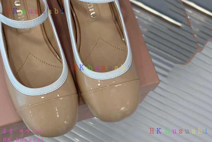 NEW 미우미우 신발 신상 MU 889009
