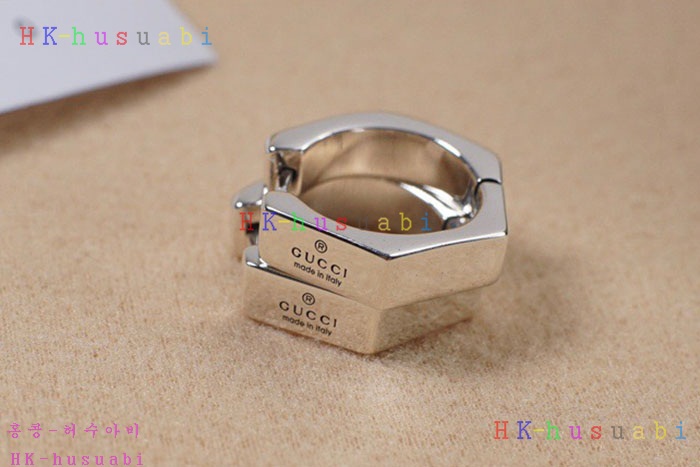 NEW 구찌 귀걸이 신상 G 230111 순은