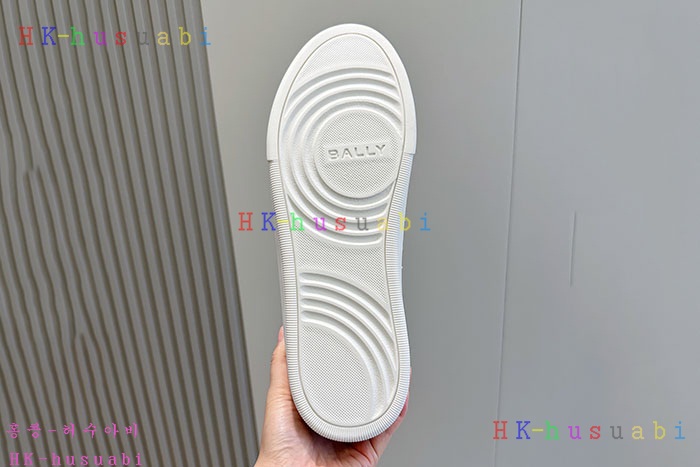 NEW 발리 스니커즈 신상 B 558605