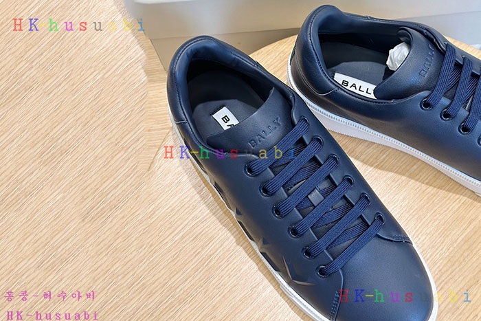 NEW 발리 스니커즈 신상 B 558604