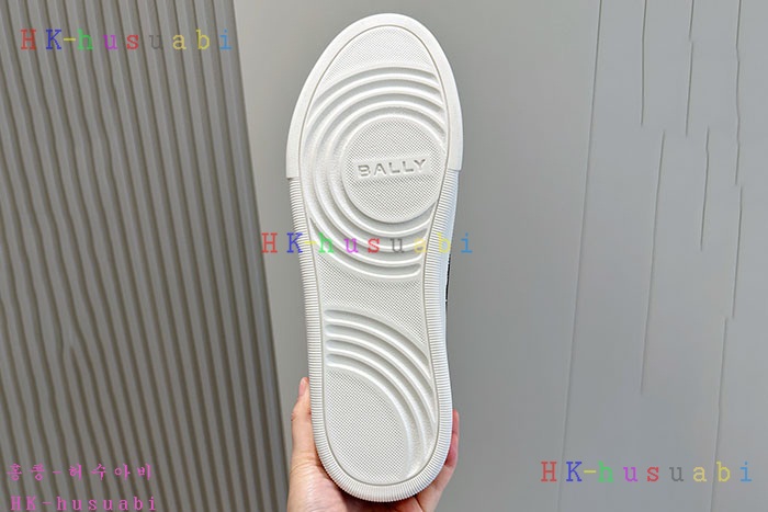 NEW 발리 스니커즈 신상 B 558604