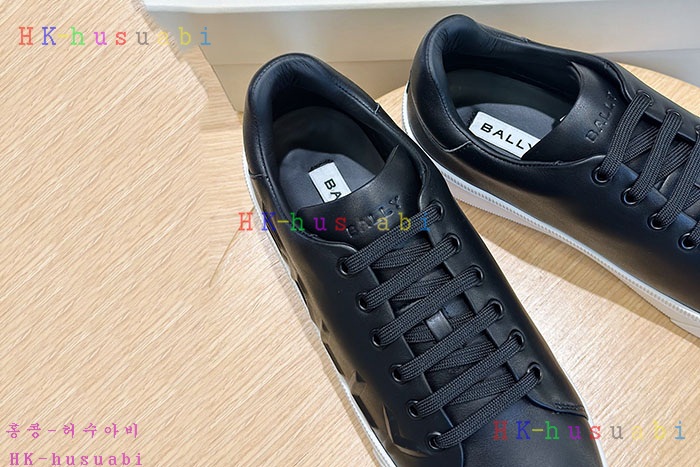 NEW 발리 스니커즈 신상 B 558601