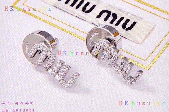 NEW 미우미우 귀걸이 신상 M 0958015