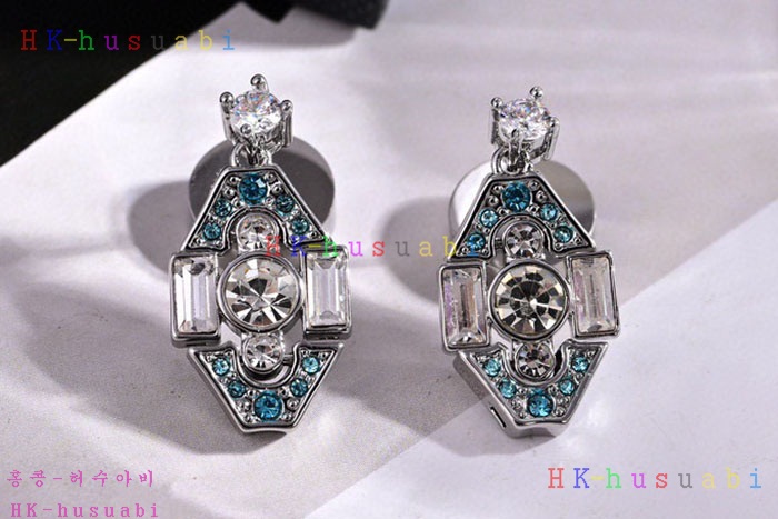NEW 미우미우 귀걸이 신상 M 0958016