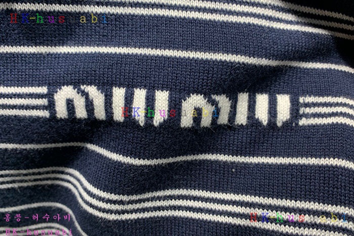 NEW 미우미우 긴팔티 신상 MU 6224703