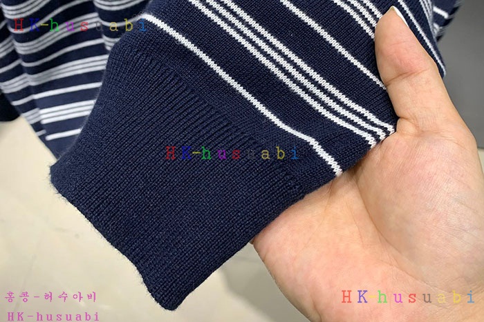 NEW 미우미우 긴팔티 신상 MU 6224703