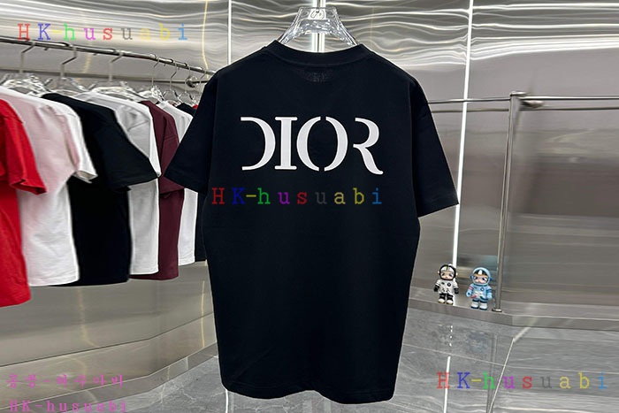 NEW 디올 반팔티 신상 DR 695543