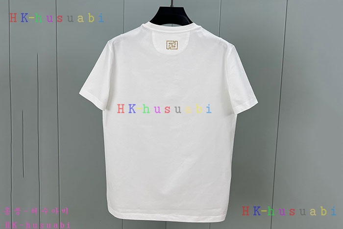 NEW 펜디 반팔티 신상 FD 668014