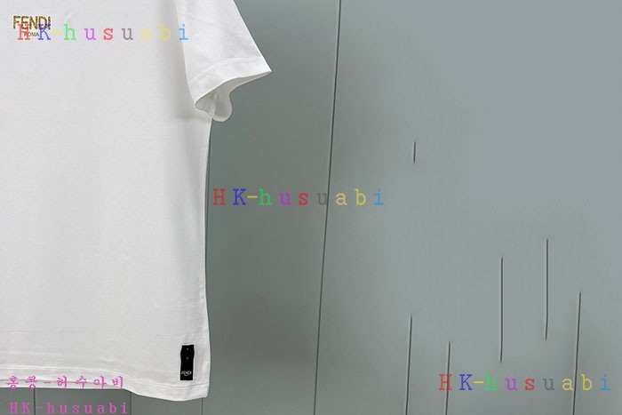 NEW 펜디 반팔티 신상 FD 668014