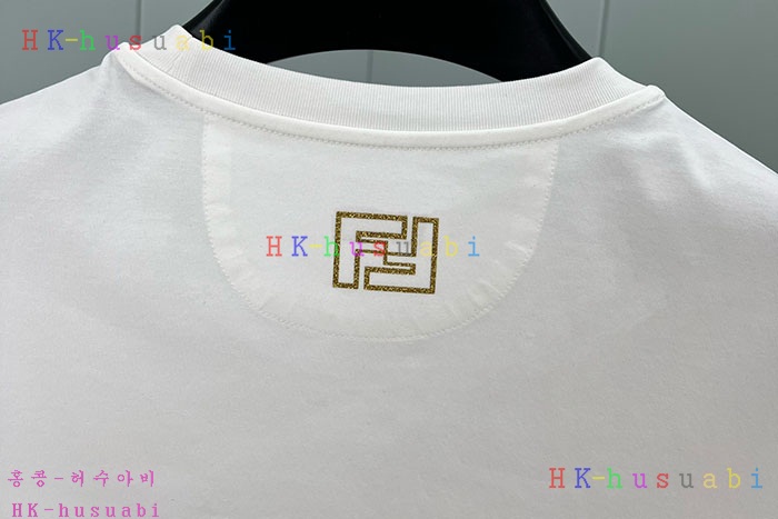 NEW 펜디 반팔티 신상 FD 668014