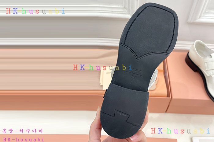 NEW 미우미우 신발 신상 MU 5833007