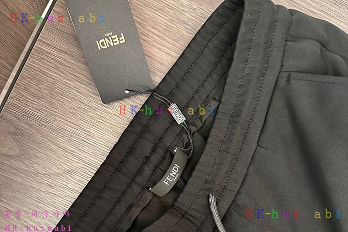 NEW 펜디 츄리닝바지 신상 FD 350600