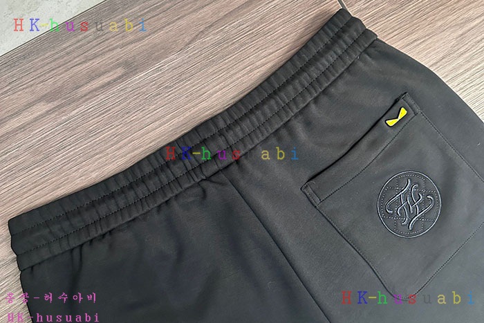 NEW 펜디 츄리닝바지 신상 FD 350600