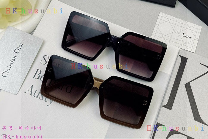 NEW 디올 선글라스 신상 DR 688472