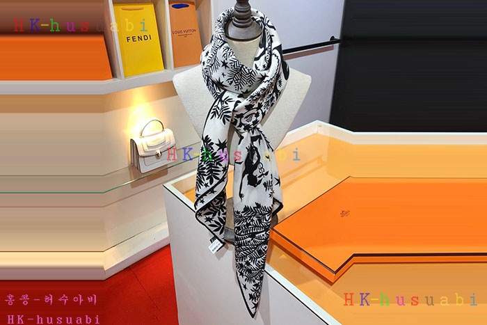NEW 에르메스 스카프 신상 H 2855827