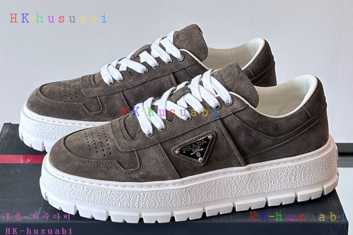 NEW 프라다 스니커즈 신상 P 986647
