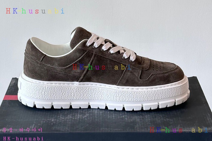 NEW 프라다 스니커즈 신상 P 986647