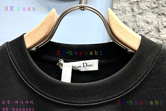 NEW디올 반팔티 신상 DR 558445