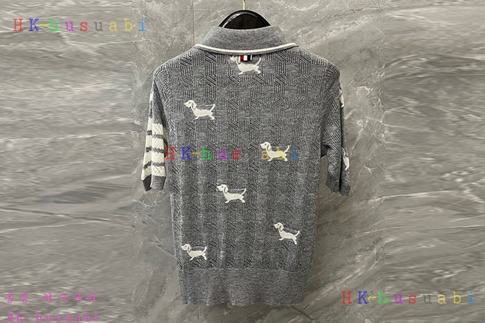 NEW 톰브라운 반팔니트 신상 TB 5895011