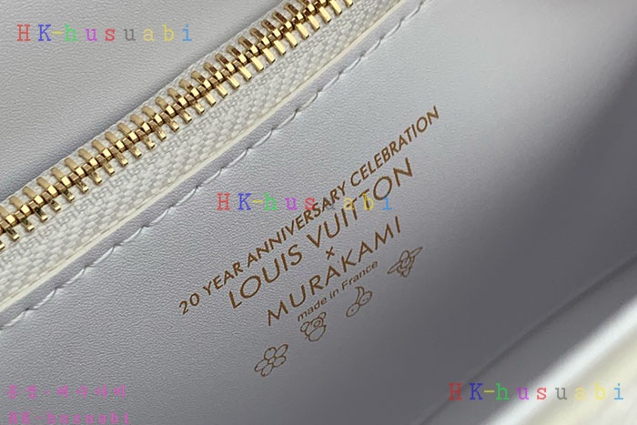 ★미러급★루이비통 X 무라카미 타카시 콜라보 트위스트 MM 슬림 화이트 M13678
