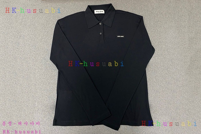 NEW 미우미우 긴팔티 신상 MU 3365505