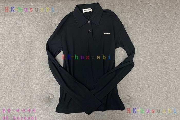 NEW 미우미우 긴팔티 신상 MU 3365505