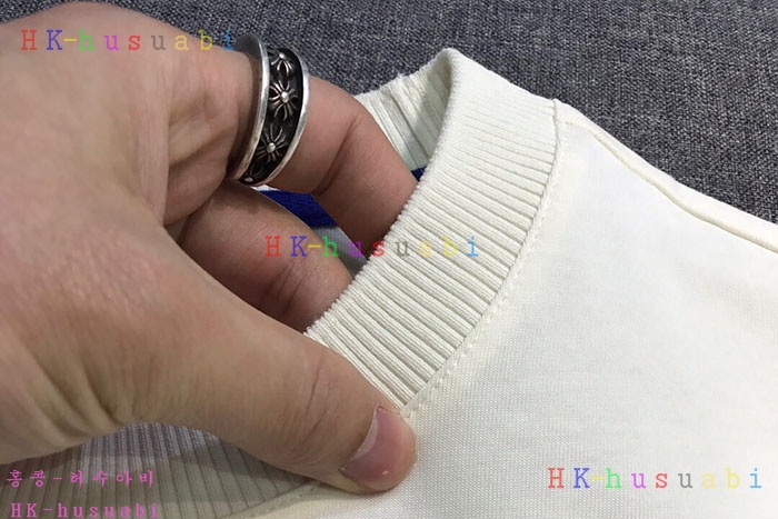 NEW 버버리 반팔티 신상 B 5964009