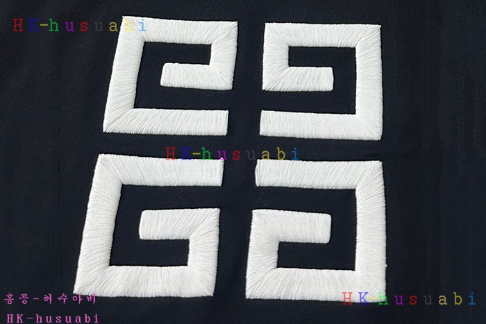 NEW 지방시 반팔티 신상 GV 558240