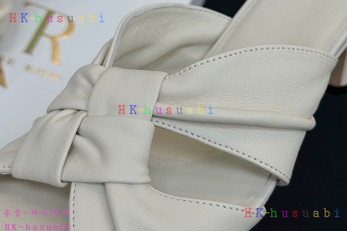 NEW 더 로우 샌들 신상 L 558226